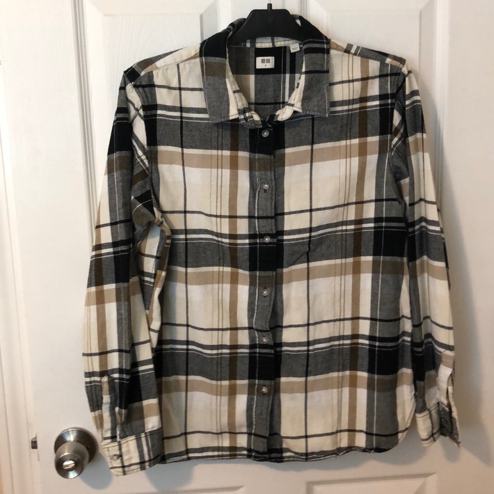 Uni-Qlo Women’s Flannel shirt